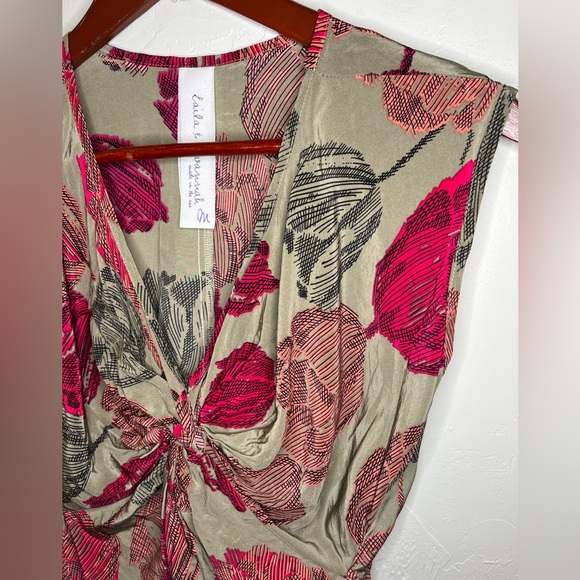 Anthropolgie Laila & Savannah Silk Floral Sleeveless Top Women’s Medium - Picture 2 of 7